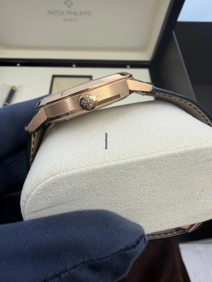 Patek Philippe 2022 BOX Pusher Rose Gold Regulator 5235 Annual Calendar