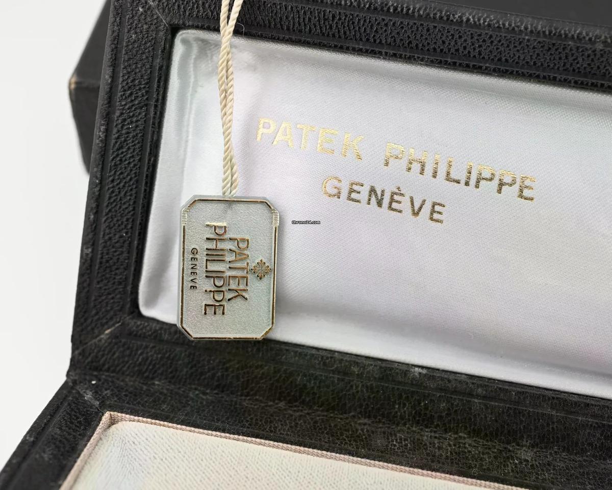 Patek Philippe Calatrava Box & Papers, Rose Gold, Early accent dial
