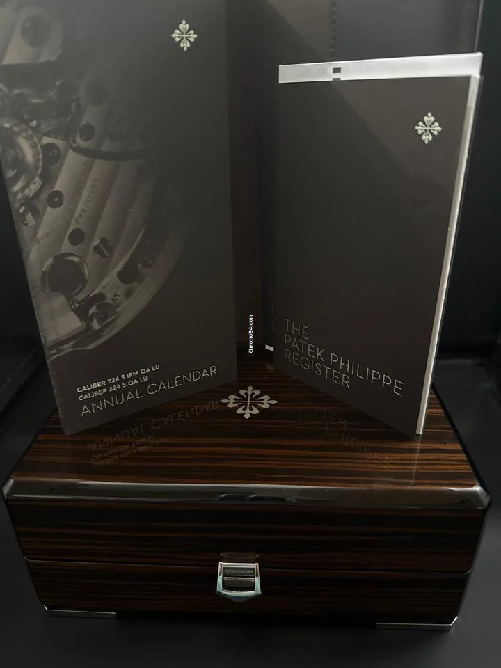 Patek Philippe Annual Calendar Complete set of papers & box