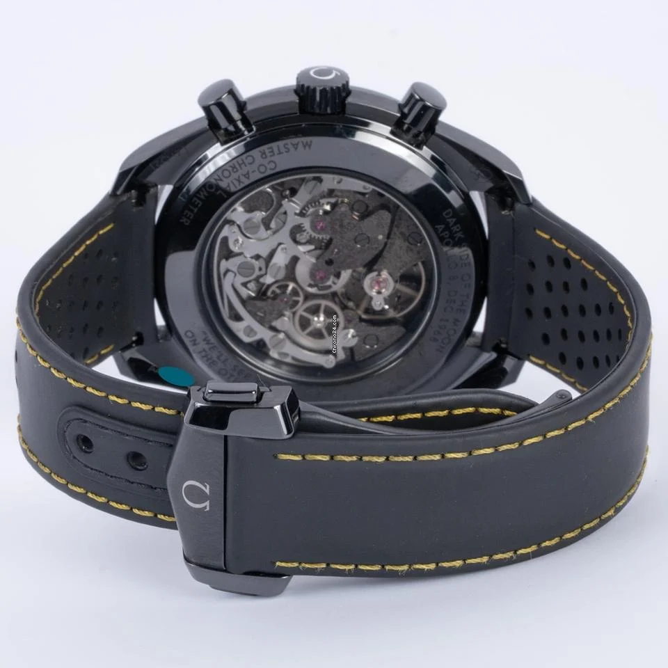 Omega Speedmaster Dark Side of the Moon Apollo 8 2025 310.92.44.50.01.001 Black Ceramic 44mm