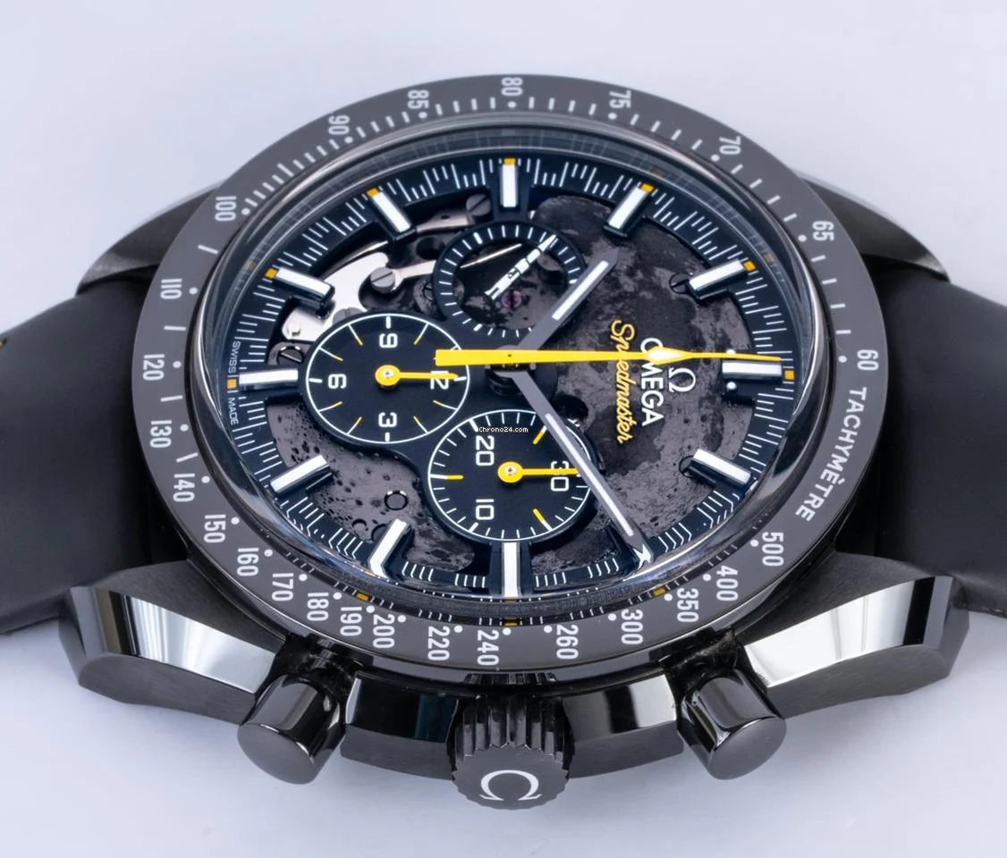 Omega Speedmaster Dark Side of the Moon Apollo 8 2025 310.92.44.50.01.001 Black Ceramic 44mm