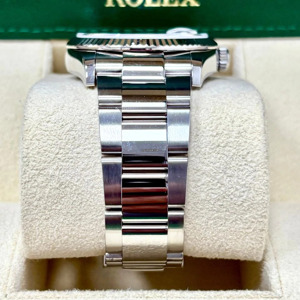 Rolex Datejust 36 126234 Blue Dial Fluted Gold Bezel + Box