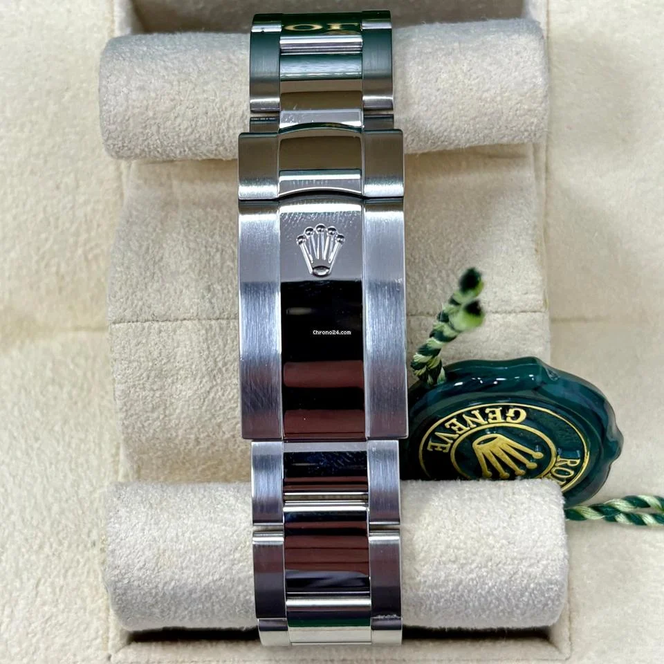 Rolex Datejust 36 126234 Blue Dial Fluted Gold Bezel + Box
