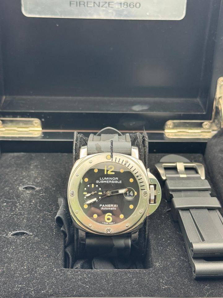 Panerai Luminor Submersible